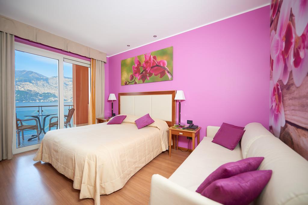 Belfiore Park Hotel 4Stars Superior "Adults Only" Brenzone sul Garda Oda fotoğraf