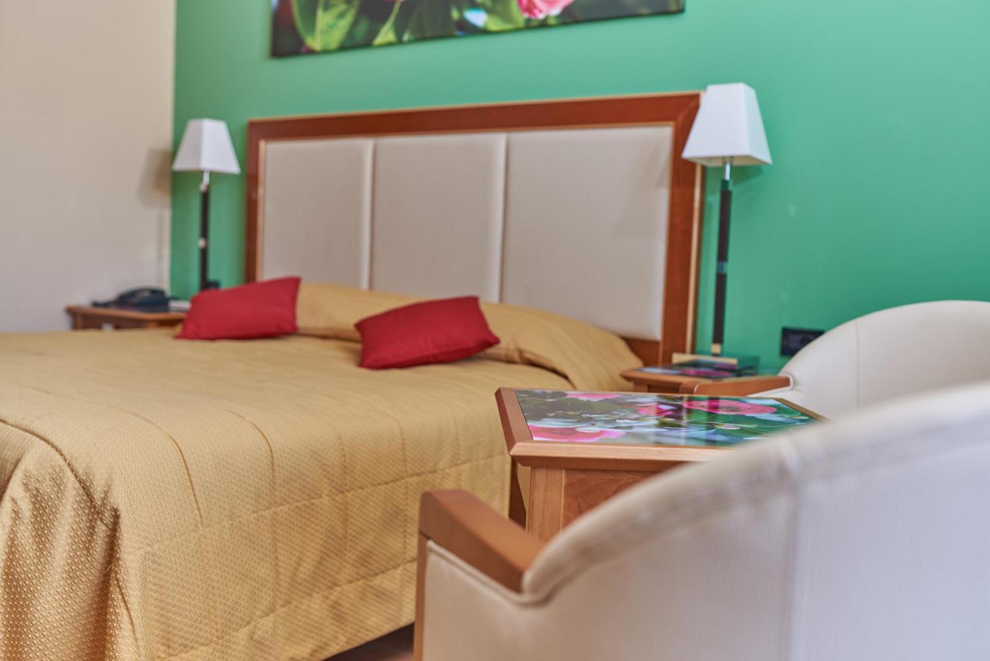 Belfiore Park Hotel 4Stars Superior "Adults Only" Brenzone sul Garda Oda fotoğraf